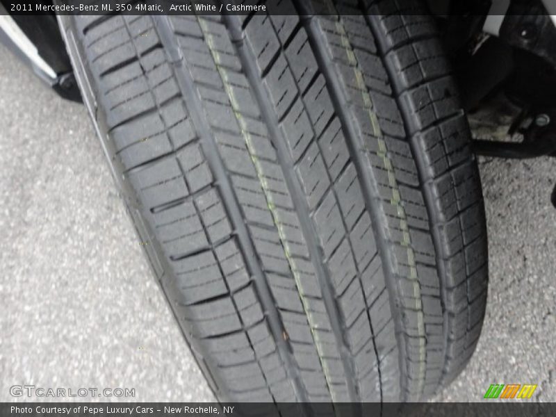 Arctic White / Cashmere 2011 Mercedes-Benz ML 350 4Matic