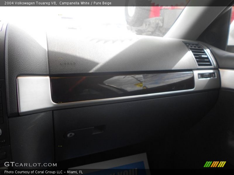 Campanella White / Pure Beige 2004 Volkswagen Touareg V8