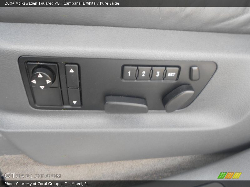 Campanella White / Pure Beige 2004 Volkswagen Touareg V8