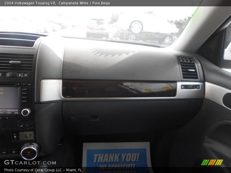 Campanella White / Pure Beige 2004 Volkswagen Touareg V8