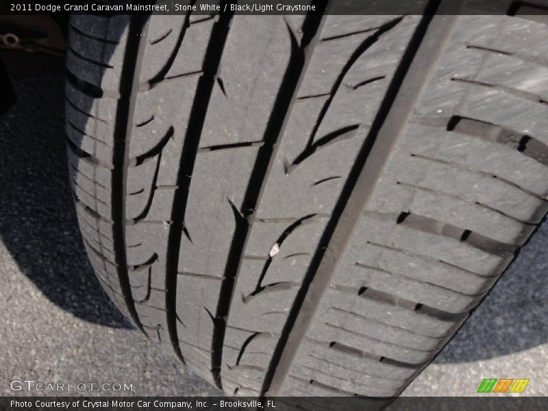 Stone White / Black/Light Graystone 2011 Dodge Grand Caravan Mainstreet