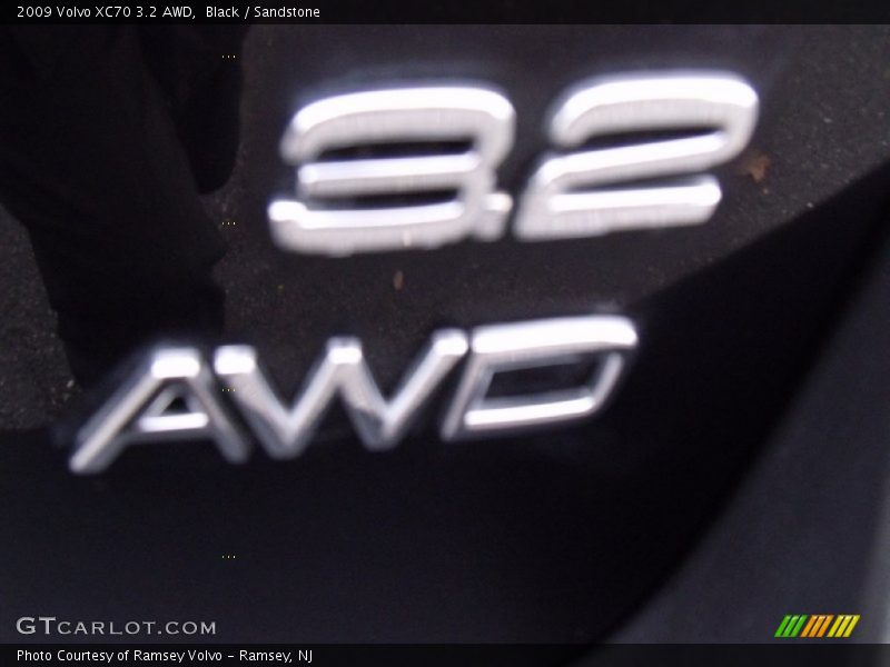 Black / Sandstone 2009 Volvo XC70 3.2 AWD