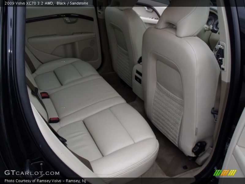 Black / Sandstone 2009 Volvo XC70 3.2 AWD