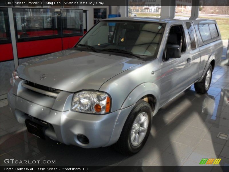 Front 3/4 View of 2002 Frontier XE King Cab