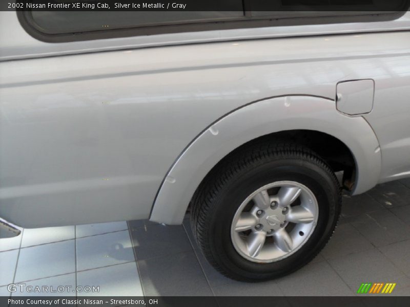 Silver Ice Metallic / Gray 2002 Nissan Frontier XE King Cab