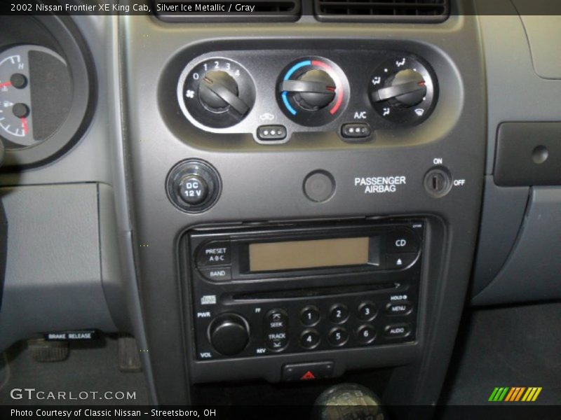 Silver Ice Metallic / Gray 2002 Nissan Frontier XE King Cab