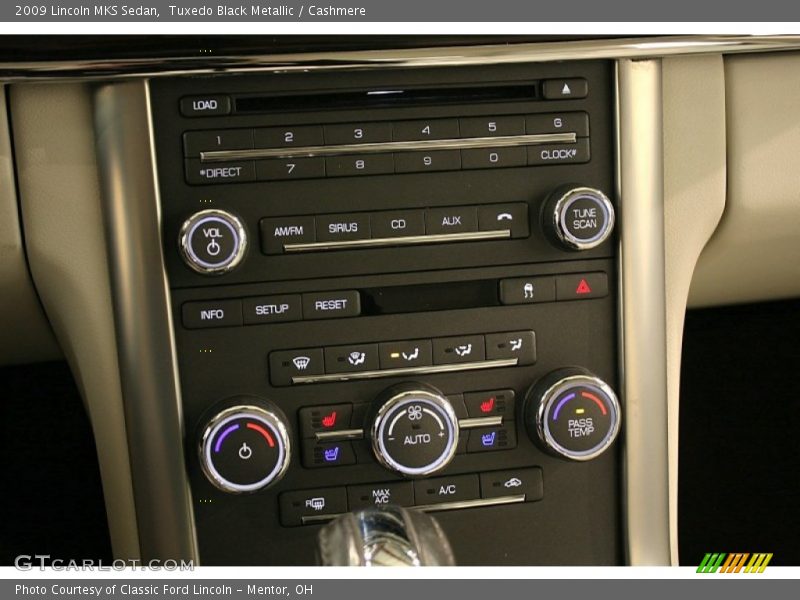 Tuxedo Black Metallic / Cashmere 2009 Lincoln MKS Sedan