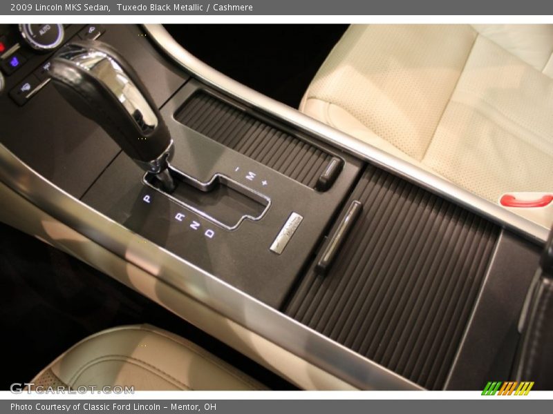 Tuxedo Black Metallic / Cashmere 2009 Lincoln MKS Sedan