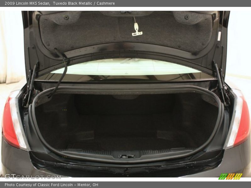 Tuxedo Black Metallic / Cashmere 2009 Lincoln MKS Sedan
