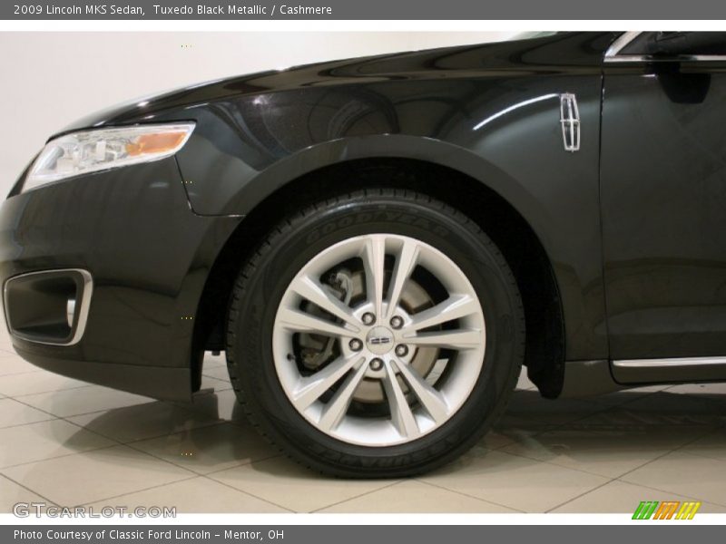 Tuxedo Black Metallic / Cashmere 2009 Lincoln MKS Sedan