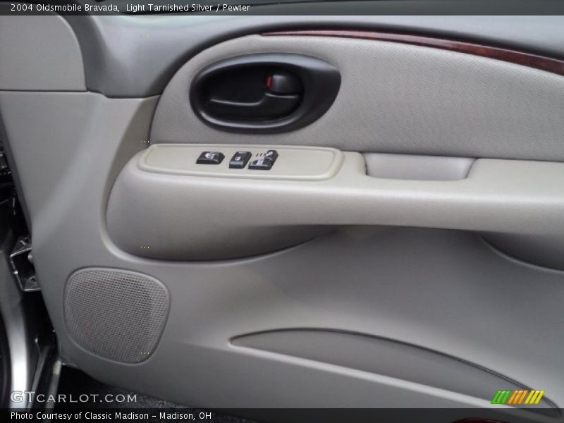 Light Tarnished Silver / Pewter 2004 Oldsmobile Bravada