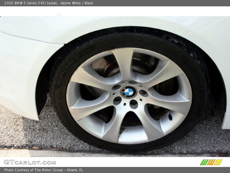 Alpine White / Black 2005 BMW 5 Series 545i Sedan