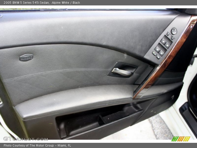 Alpine White / Black 2005 BMW 5 Series 545i Sedan