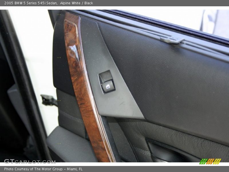 Alpine White / Black 2005 BMW 5 Series 545i Sedan
