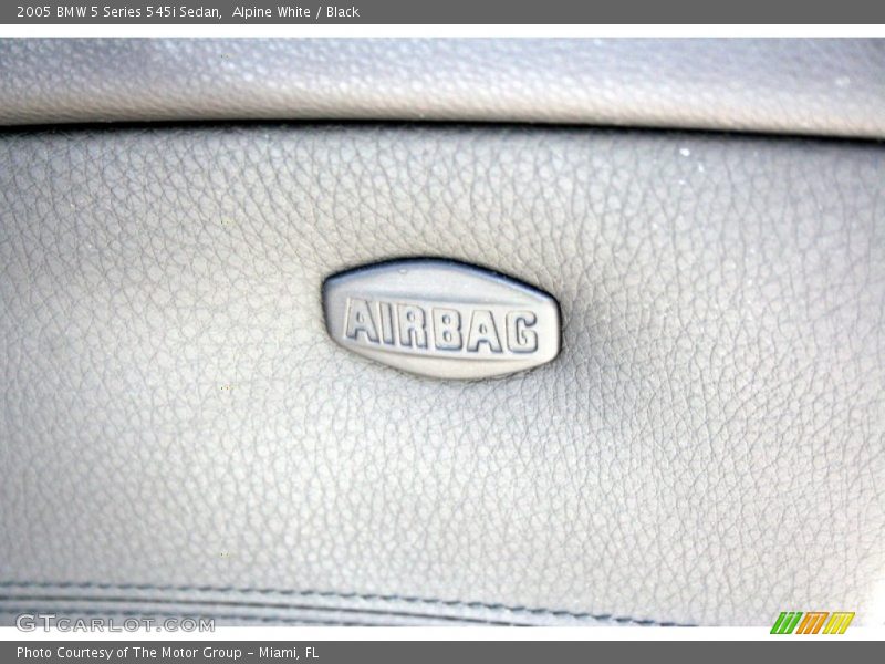 Alpine White / Black 2005 BMW 5 Series 545i Sedan