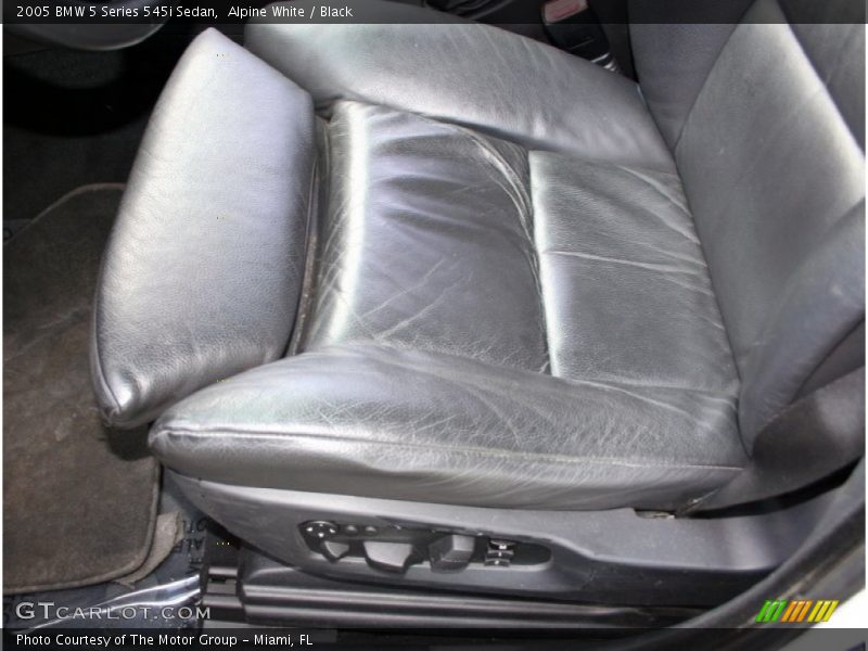 Alpine White / Black 2005 BMW 5 Series 545i Sedan