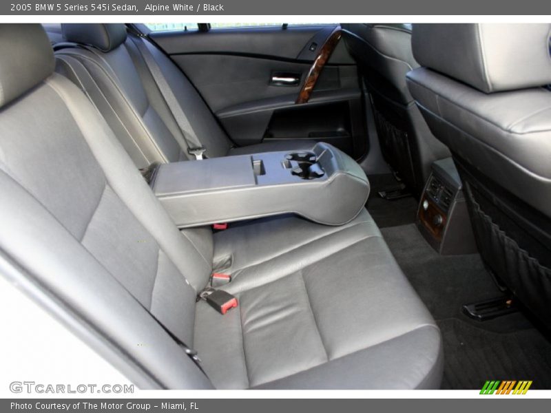Alpine White / Black 2005 BMW 5 Series 545i Sedan