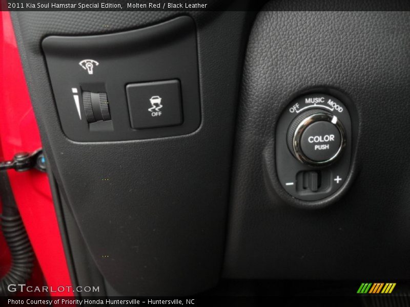 Molten Red / Black Leather 2011 Kia Soul Hamstar Special Edition