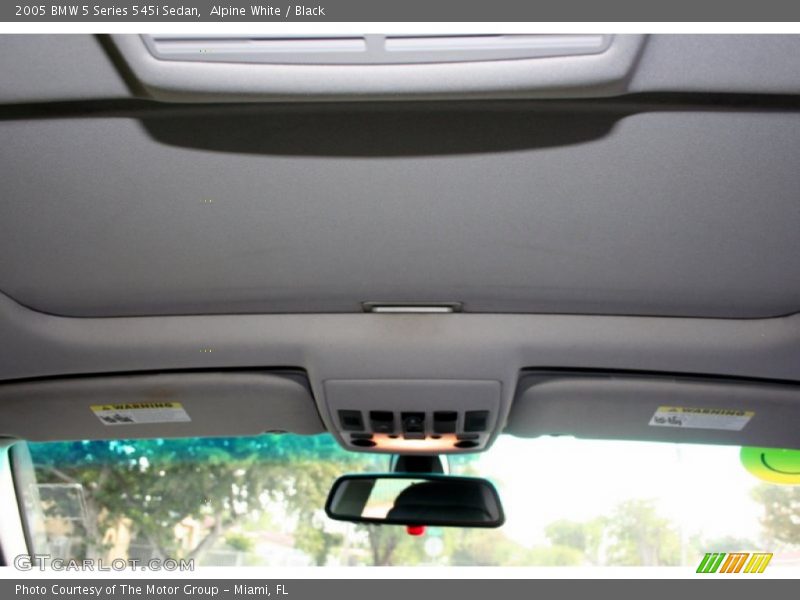 Alpine White / Black 2005 BMW 5 Series 545i Sedan