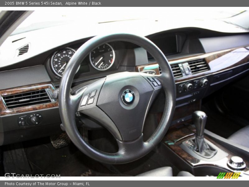 Alpine White / Black 2005 BMW 5 Series 545i Sedan