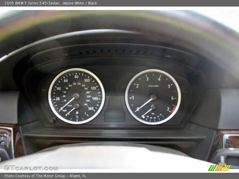 Alpine White / Black 2005 BMW 5 Series 545i Sedan