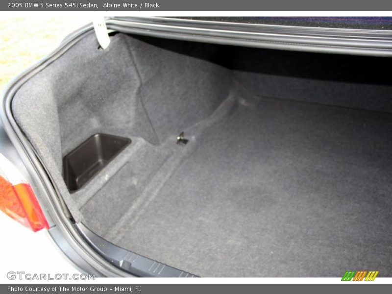 Alpine White / Black 2005 BMW 5 Series 545i Sedan