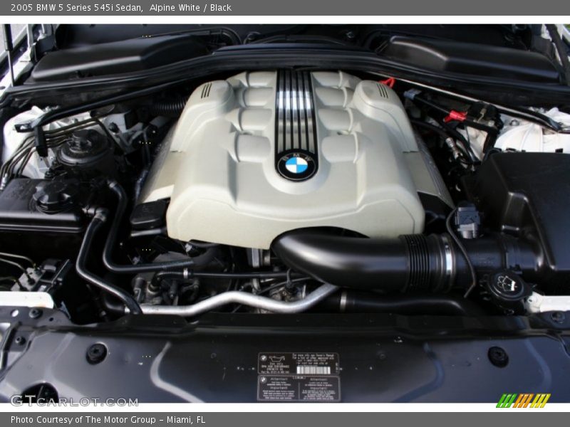 Alpine White / Black 2005 BMW 5 Series 545i Sedan