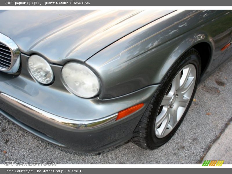 Quartz Metallic / Dove Grey 2005 Jaguar XJ XJ8 L