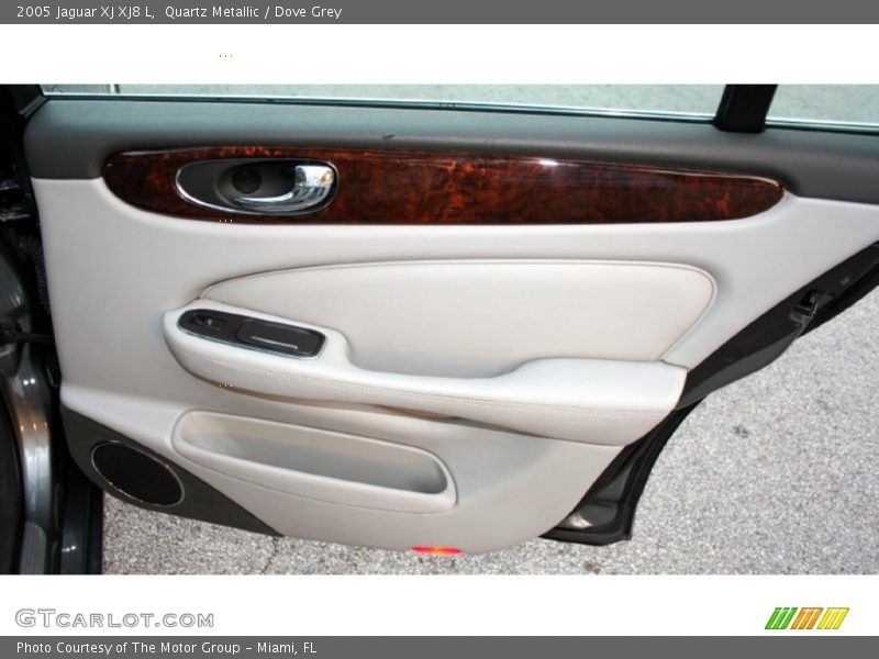 Quartz Metallic / Dove Grey 2005 Jaguar XJ XJ8 L