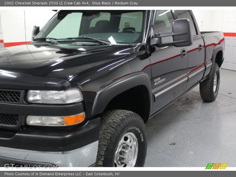 Onyx Black / Medium Gray 2002 Chevrolet Silverado 2500 LS Crew Cab 4x4