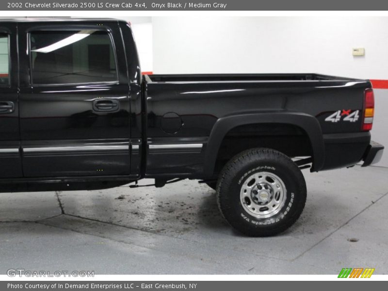 Onyx Black / Medium Gray 2002 Chevrolet Silverado 2500 LS Crew Cab 4x4