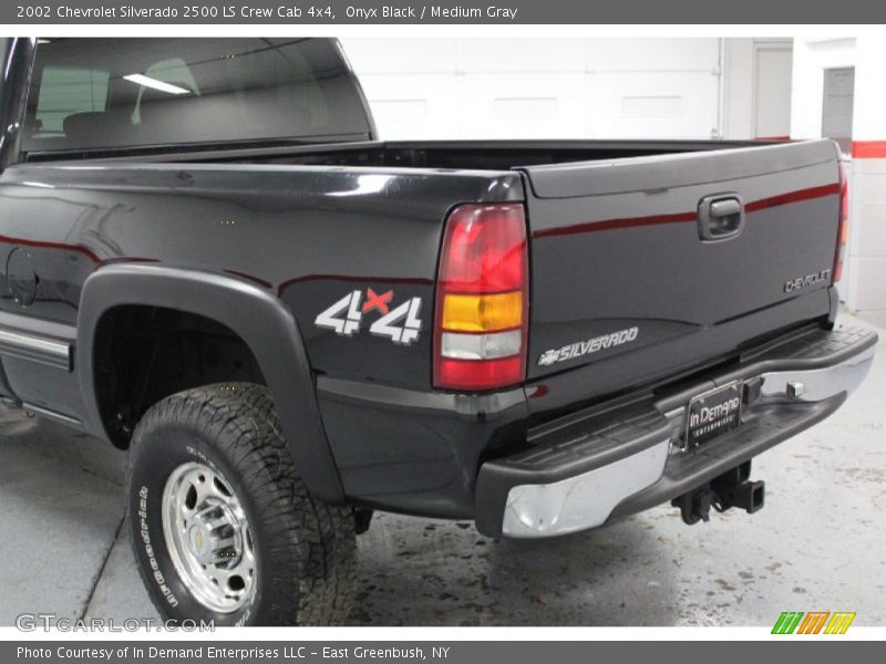 Onyx Black / Medium Gray 2002 Chevrolet Silverado 2500 LS Crew Cab 4x4