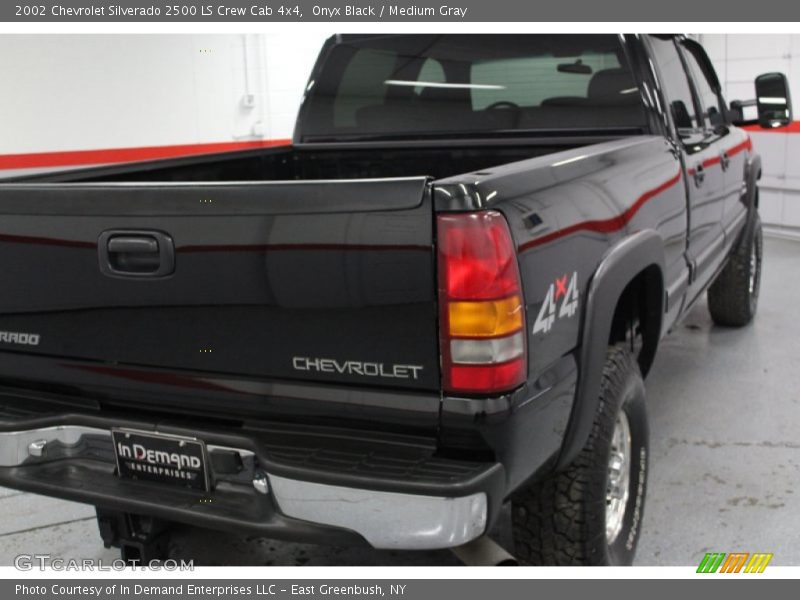 Onyx Black / Medium Gray 2002 Chevrolet Silverado 2500 LS Crew Cab 4x4