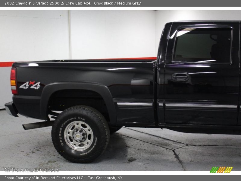 Onyx Black / Medium Gray 2002 Chevrolet Silverado 2500 LS Crew Cab 4x4