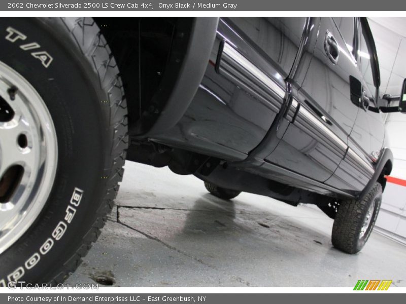 Onyx Black / Medium Gray 2002 Chevrolet Silverado 2500 LS Crew Cab 4x4