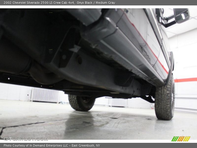Onyx Black / Medium Gray 2002 Chevrolet Silverado 2500 LS Crew Cab 4x4