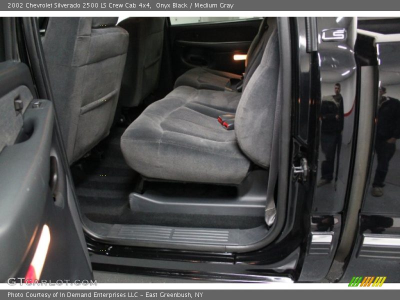 Onyx Black / Medium Gray 2002 Chevrolet Silverado 2500 LS Crew Cab 4x4