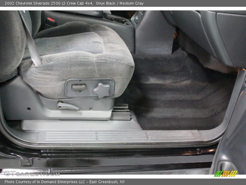 Onyx Black / Medium Gray 2002 Chevrolet Silverado 2500 LS Crew Cab 4x4