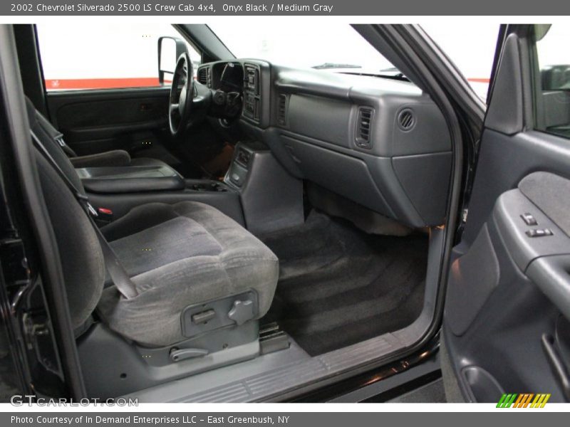Onyx Black / Medium Gray 2002 Chevrolet Silverado 2500 LS Crew Cab 4x4