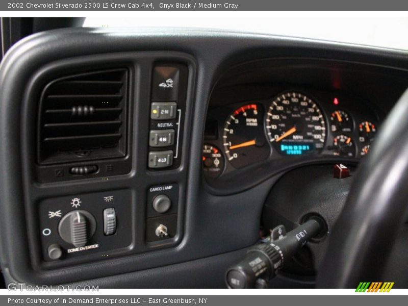 Onyx Black / Medium Gray 2002 Chevrolet Silverado 2500 LS Crew Cab 4x4