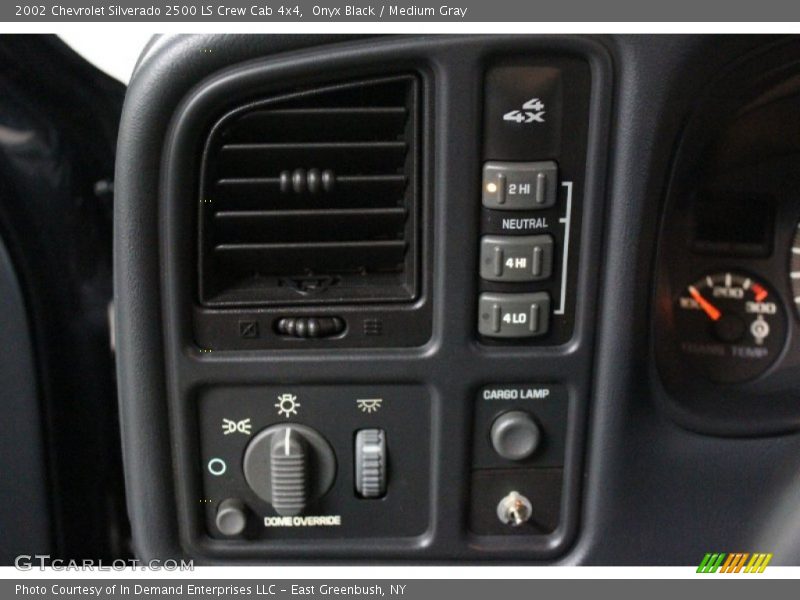 Onyx Black / Medium Gray 2002 Chevrolet Silverado 2500 LS Crew Cab 4x4