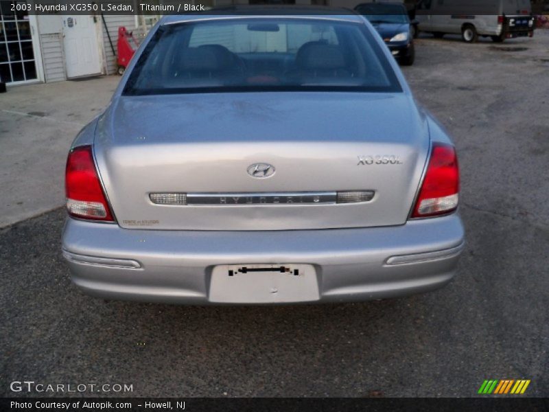 Titanium / Black 2003 Hyundai XG350 L Sedan