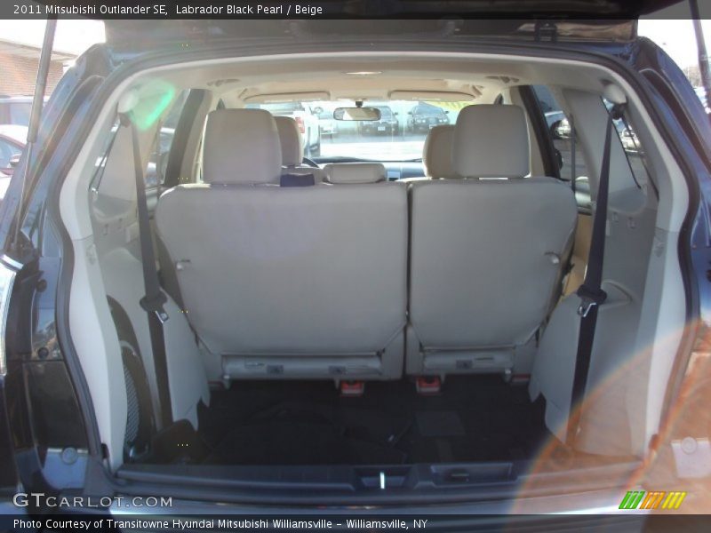 Labrador Black Pearl / Beige 2011 Mitsubishi Outlander SE
