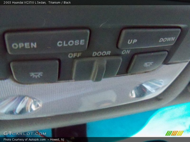 Titanium / Black 2003 Hyundai XG350 L Sedan