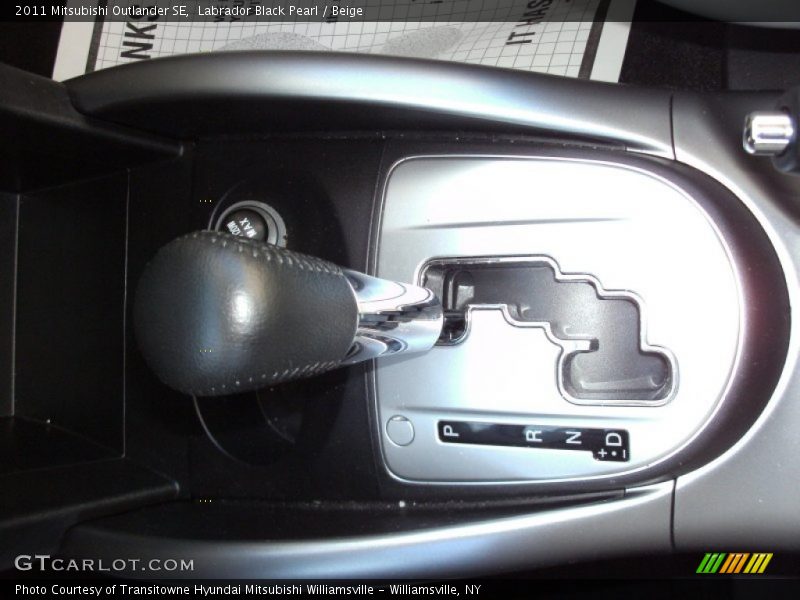 Labrador Black Pearl / Beige 2011 Mitsubishi Outlander SE