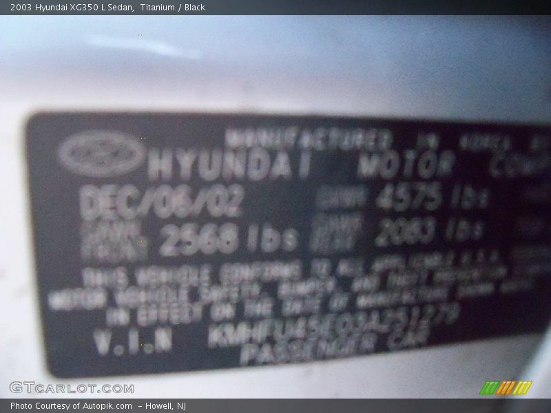 Titanium / Black 2003 Hyundai XG350 L Sedan