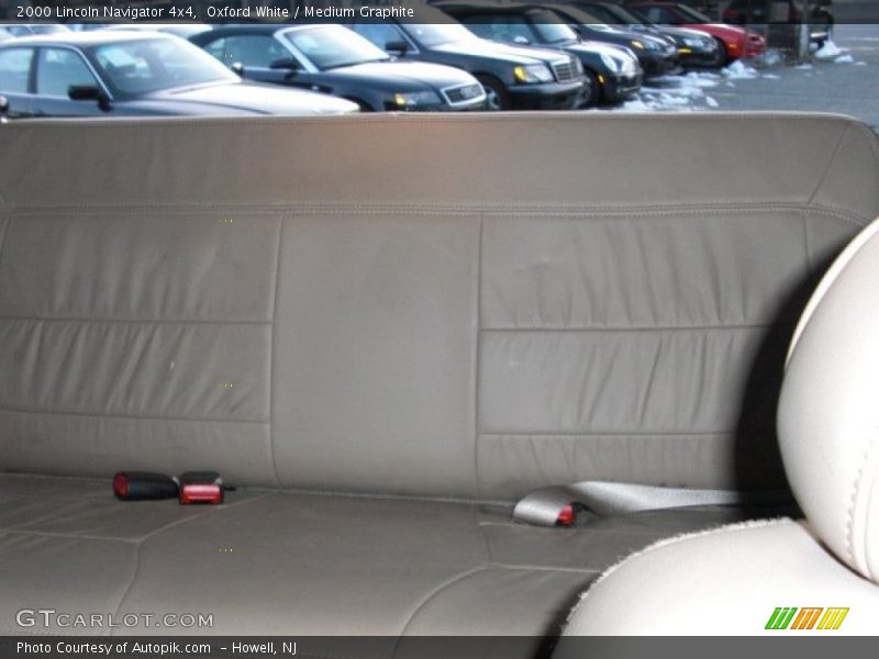 Oxford White / Medium Graphite 2000 Lincoln Navigator 4x4
