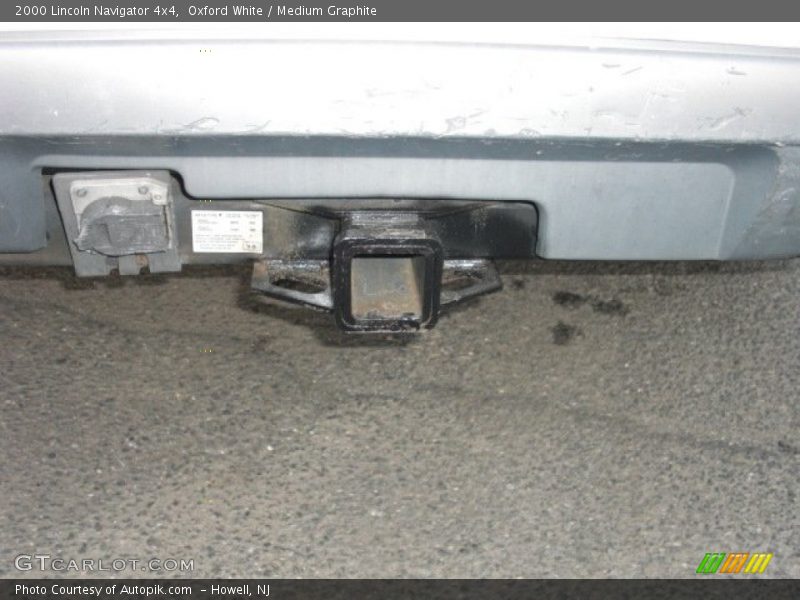Oxford White / Medium Graphite 2000 Lincoln Navigator 4x4