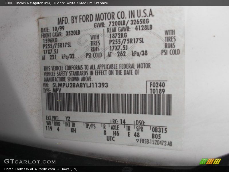 Oxford White / Medium Graphite 2000 Lincoln Navigator 4x4