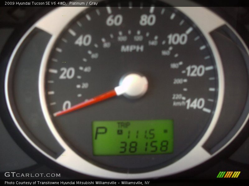 Platinum / Gray 2009 Hyundai Tucson SE V6 4WD